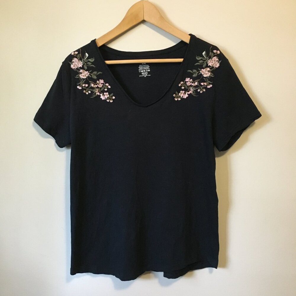 100% Cotton Pink & Sage Dark Navy Blue Floral Embroidered  Tee - XL Cottagecore